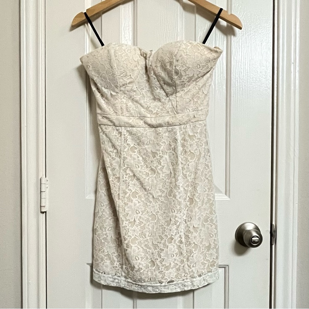 bebe Strapless Ivory lace mini